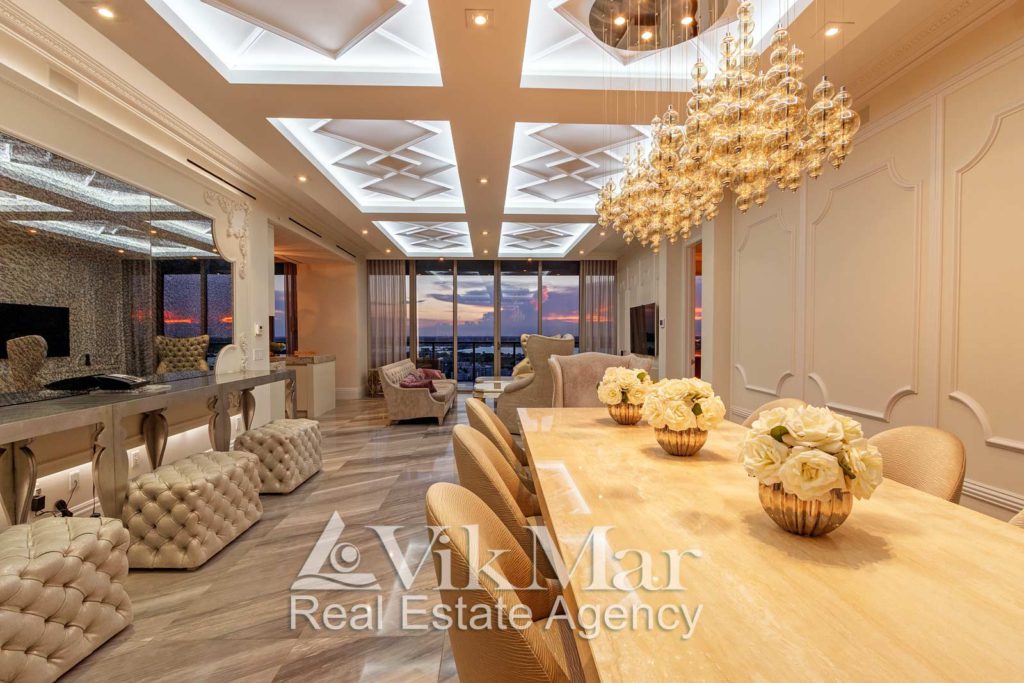 Интерьер квартиры в St. Regis в Майами, США Интерьер элитной квартиры в St. Regis Bal Harbour Resort в Майами